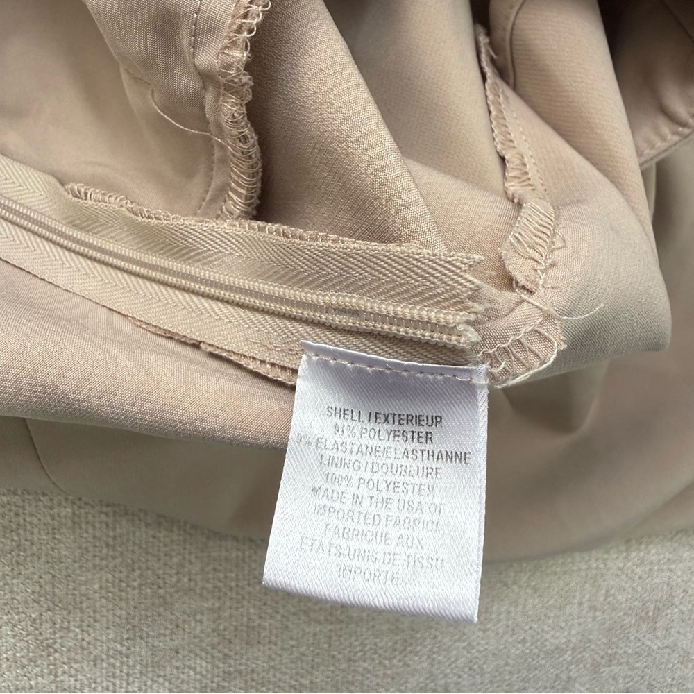 NWOT MILLY Beige Italian Cady Petal Shorts - Picture 5 of 5